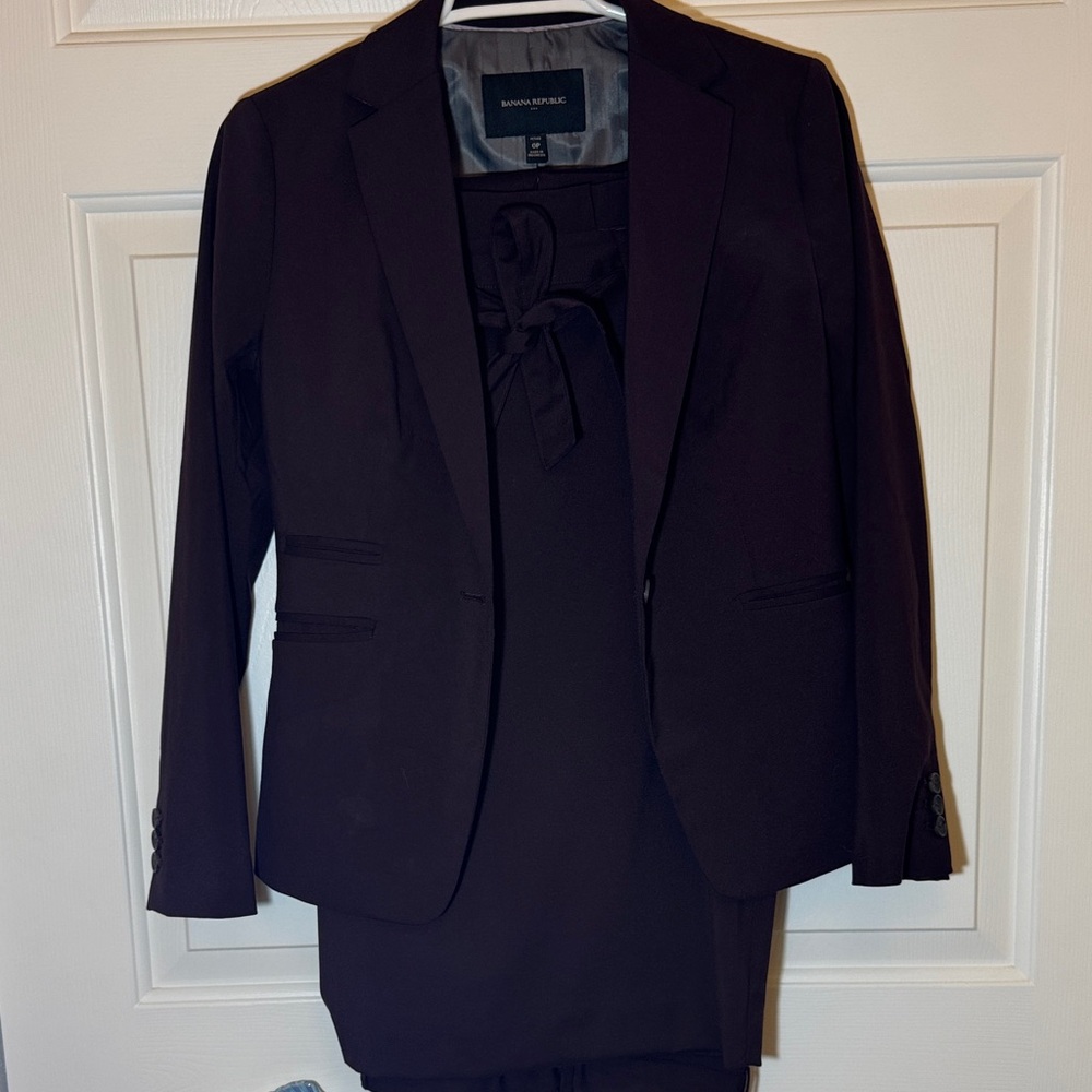 Women's maroon 3-piece suit from Banana Republic